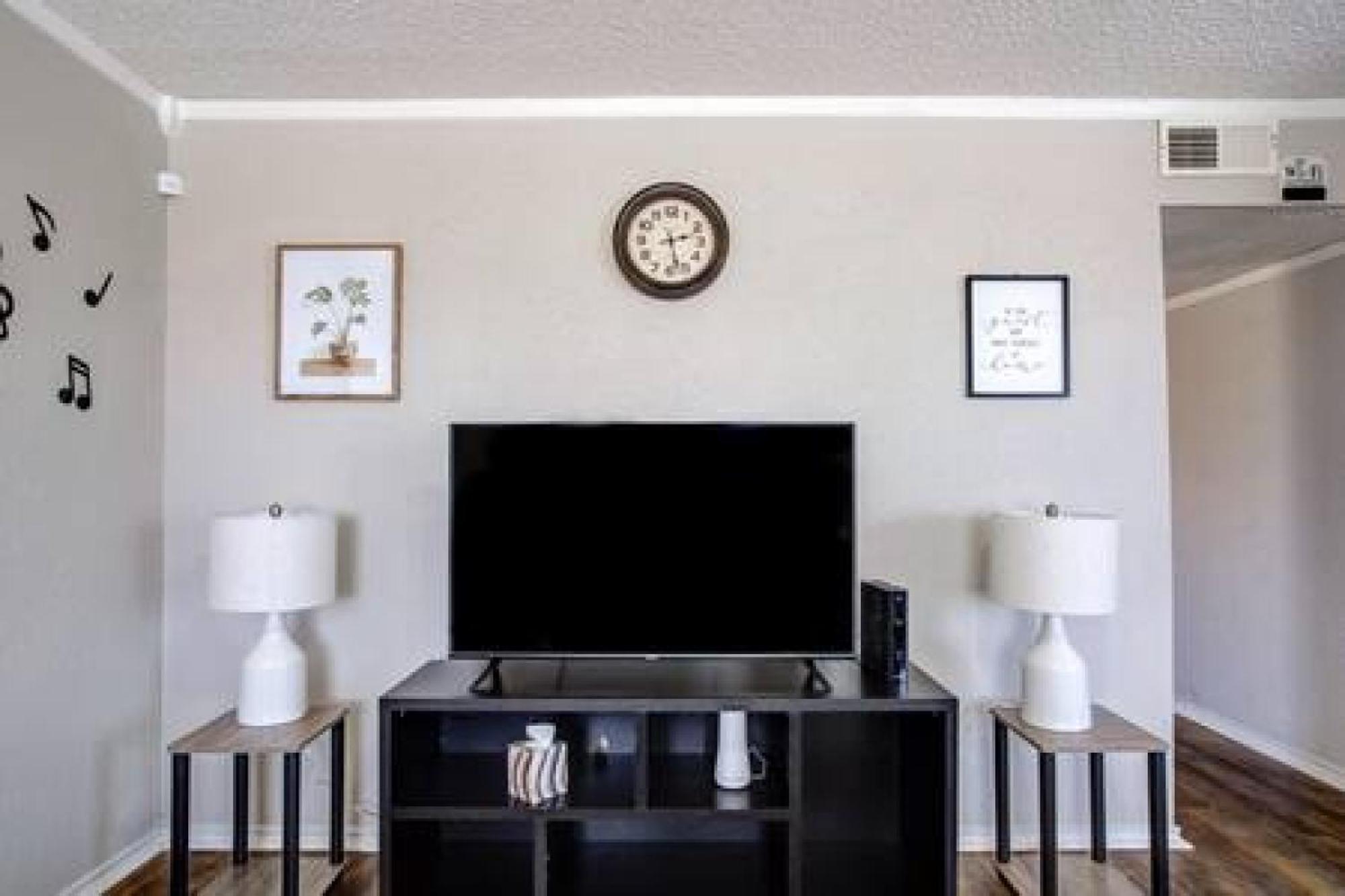 La Palma Near Texas Tech And Restaurants Holiday home *